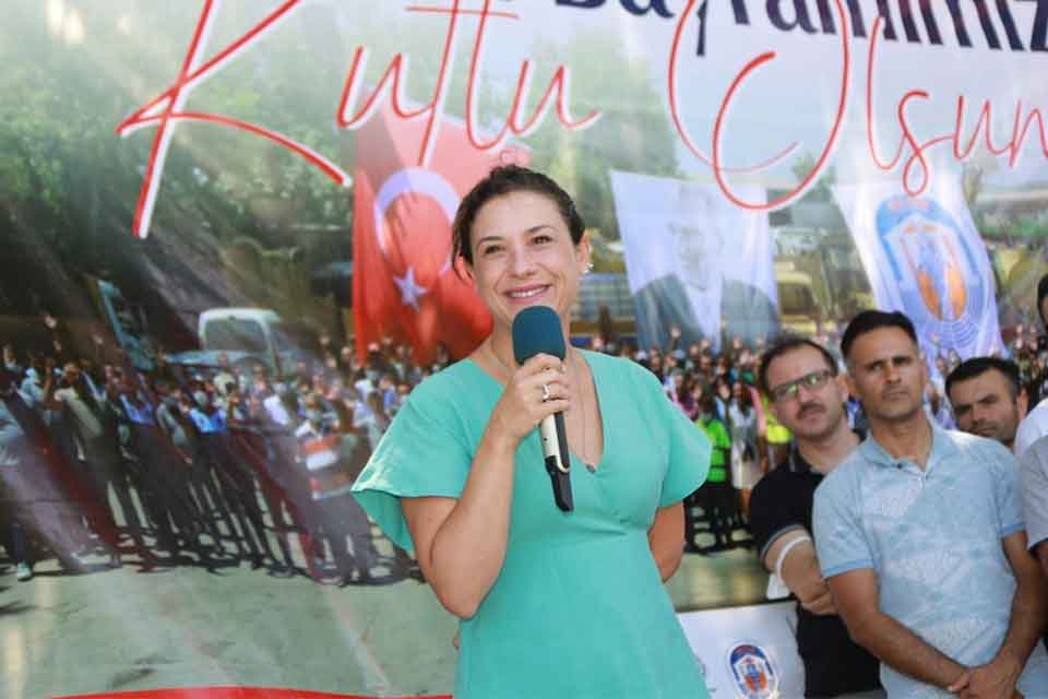 Efes Sel&ccedil;uk Belediye Başkanı Filiz Ceritoğlu Sengel Kurban Bayramı &ouml;ncesinde