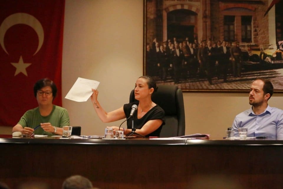 Efes Sel&ccedil;uk Belediyesi Temmuz Ayı Meclis Toplantısı&rsquo;nda konuşan Başkan Filiz