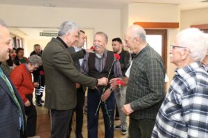18-24 Mart Yaşlılara Saygı Haftası&rsquo;nda aynı yerleşke i&ccedil;erisinde yer alan