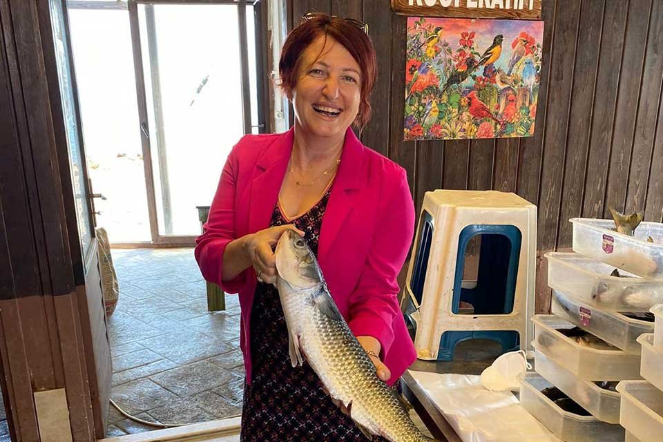 Karaburun Belediye Başkanı İlkay Girgin Erdoğan, ke&ccedil;i yetiştiricilerinin ardından il&ccedil;e