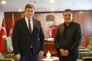 Ardahan Belediye Başkanı Faruk Demir, Karşıyaka Belediye Başkanı Dr. Cemil