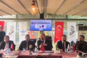 &Ccedil;iğli Belediyesi Başkanı Utku G&uuml;mr&uuml;k&ccedil;&uuml;, 2022 yılını değerlendiren bir basın