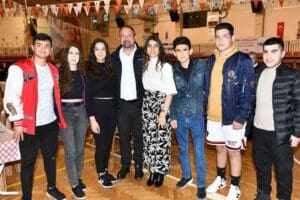 &Ccedil;iğli Belediye Başkanı Utku G&uuml;mr&uuml;k&ccedil;&uuml;, Kahramanmaraş depreminden etkilenen yurttaşların yaralarını