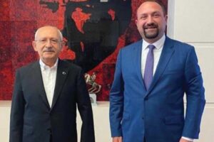 Cumhuriyet gazetesi yazarı Barış Pehlivan, Çiğli Belediye Başkanı Utku Gümrükçü'nün