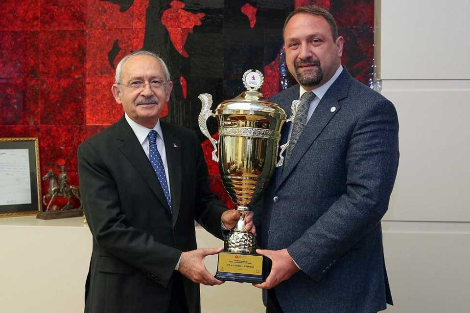 &Ccedil;iğli Belediye Başkanı Utku G&uuml;mr&uuml;k&ccedil;&uuml;, Cumhuriyet Halk Partisi Genel Başkanı