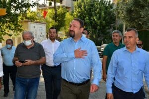 &Ccedil;iğli Belediye Başkanı Utku G&uuml;mr&uuml;k&ccedil;&uuml;, vatandaşların sorun ve ihtiya&ccedil;larını yerinde