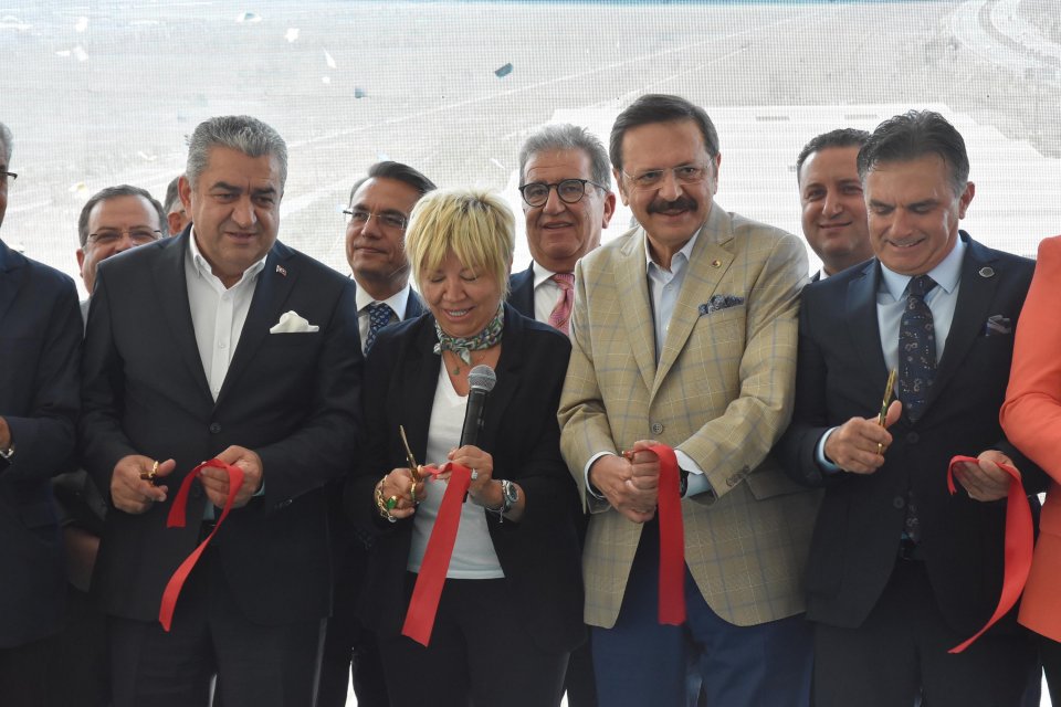 T&uuml;rkiye Odalar ve Borsalar Birliği (TOBB) Başkanı Rifat Hisarcıklıoğlu, lisanslı