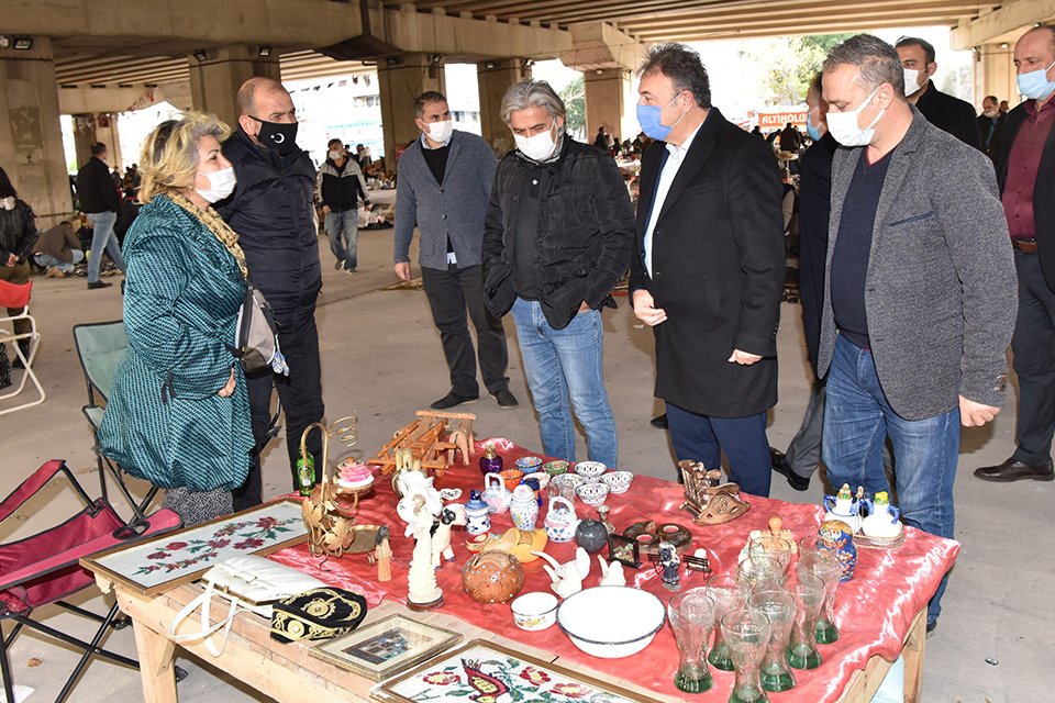 Bornova Belediye Başkanı Dr. Musrafa İduğ, Zabıta ekiplerinin Yeni &Ouml;zkanlar