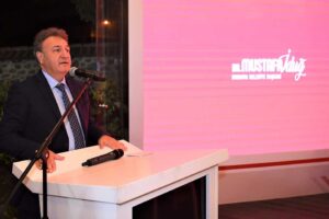 Bornova Belediye Başkanı Dr. Mustafa İduğ, Büyük Çarşı esnaflarla bir