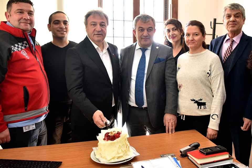 14 Mart Tıp Bayramı nedeniyle Bornova Belediyesi&rsquo;nde g&ouml;revli sağlık personelini