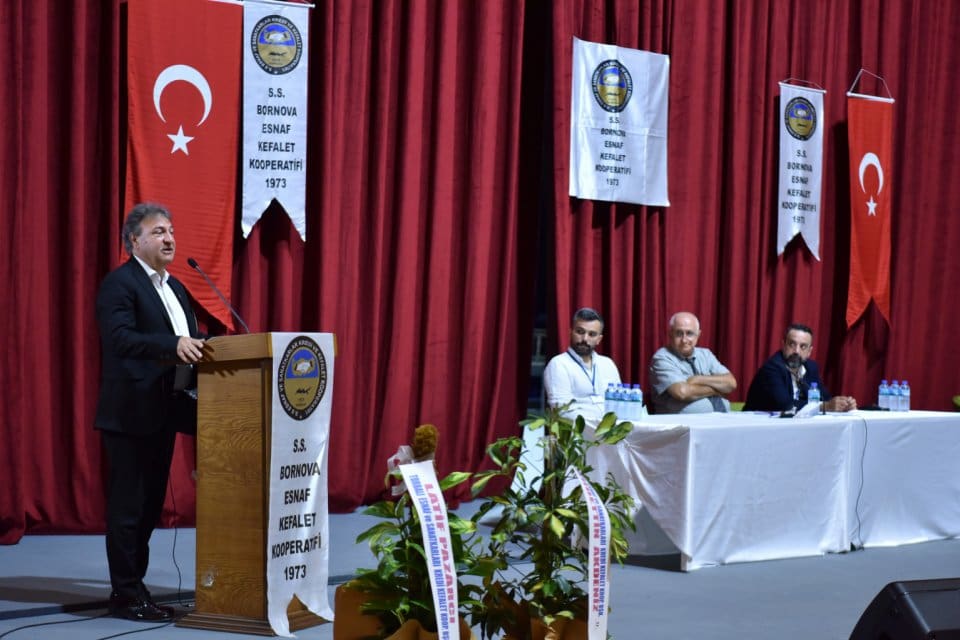 Bornova Esnaf Kredi ve Kefalet Kooperatifi&rsquo;nin Genel Kurulu&rsquo;nda konuşan Bornova