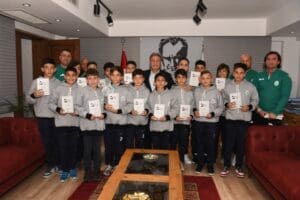 Altınordu Futbol Kul&uuml;b&uuml;&rsquo;n&uuml;n &ldquo;D&uuml;nya İzmir&rsquo;de Buluşuyor&rdquo; sloganıyla d&uuml;zenlediği U12 CUP&rsquo;ta