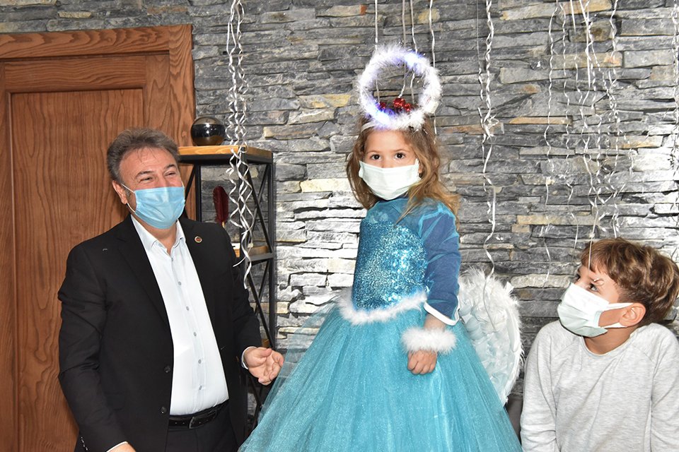 İzmir'deki deprem faciasında 91 saat sonra enkaz altından kurtulan ve
