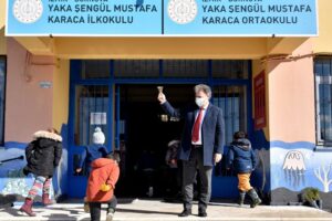 Bornova Belediye Başkanı Dr. Mustafa İduğ, koronavirüs salgını nedeniyle uzun