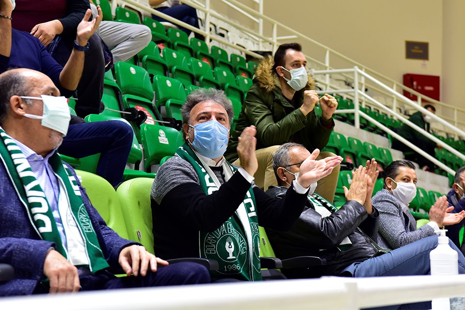 Türkiye Basketbol Ligi’nde mücadele eden Bornova Belediyespor erteleme maçında zorlu