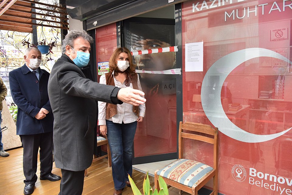 Bornova Belediye Başkanı Dr. Mustafa İduğ, yılbaşı öncesinde mahalle muhtarlarını