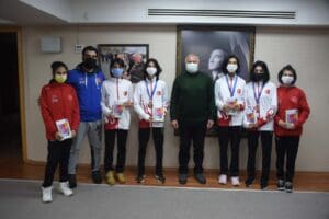 Kemalpaşa Belediye Başkanı Rıdvan Karakayalı, İstanbul'da ger&ccedil;ekleştirilen 8. Uluslararası T&uuml;rkiye