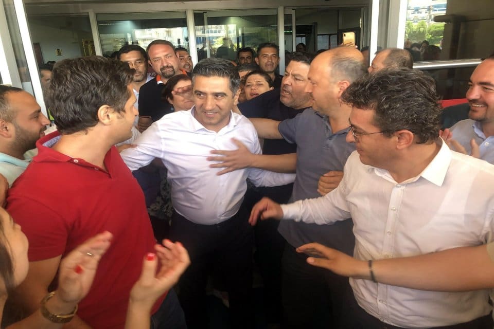 Menderes Belediyesi'ne y&ouml;nelik yapılan yolsuzluk soruşturması kapsamında 31 kişi mahkemeye