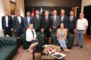 Menderes Belediye Başkanı Mustafa Kayalar, CHP Menderes İl&ccedil;e Başkanı Ahmet