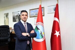 Menderes Belediye Başkanı Mustafa Kayalar, hobi bah&ccedil;eleriyle ilgili a&ccedil;ıklamada bulundu.