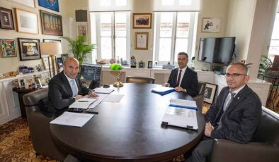 Başkan Kayalar'dan önemli adım… Menderes'e dört dörtlük projeleri anlattı
