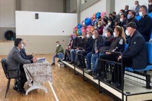 Menderes Belediye Başkanı Mustafa Kayalar, İzmir depreminde evleri hasar gören