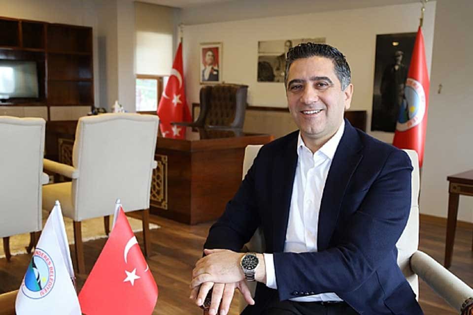 İzmir Menderes Belediye Başkanı Mustafa Kayalar, &ldquo;Hayata ge&ccedil;irdiğimiz kitap bankası
