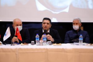 Menderes Belediye Başkanı Mustafa Kayalar, muhtarlarla bir araya geldi talep
