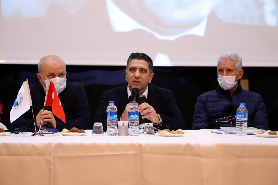 Menderes Belediye Başkanı Mustafa Kayalar, muhtarlarla bir araya geldi talep