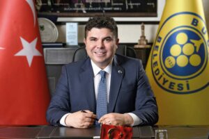 Pandemi sürecinde halkçı belediyecilik anlayışıyla bir yandan hemşehrilerin zorlu günleri