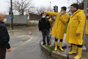 İzmir&rsquo;i vuran son yılların en b&uuml;y&uuml;k sel felaketi nedeniyle belediyenin