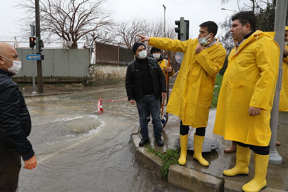 İzmir&rsquo;i vuran son yılların en b&uuml;y&uuml;k sel felaketi nedeniyle belediyenin