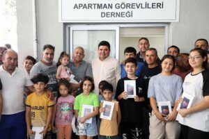 BUCA Belediye Başkanı Erhan Kılıç, kendi derneklerini kuran apartman görevlileri