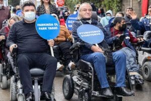 Engelli dostu kentler arasında yer alan Buca&rsquo;da 3 Aralık D&uuml;nya