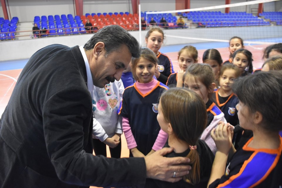 Dikili Belediye Başkanı Adil Kırgöz yeni yıl mesajında "Birlikte Dikili"