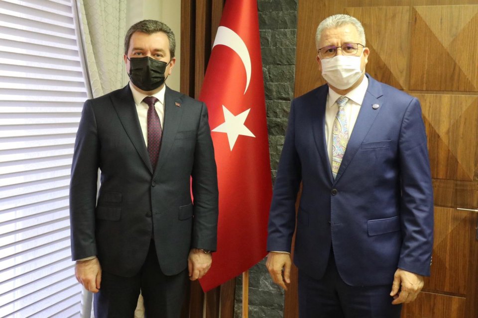 Tarihi kent Bergama’da yılların ilgisizliğini sona erdirmek üzere durmadan koşan,