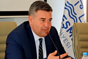 Çeşme Belediye Başkanı Oran, kendisinin ve misafirlerin de yer aldığı bir