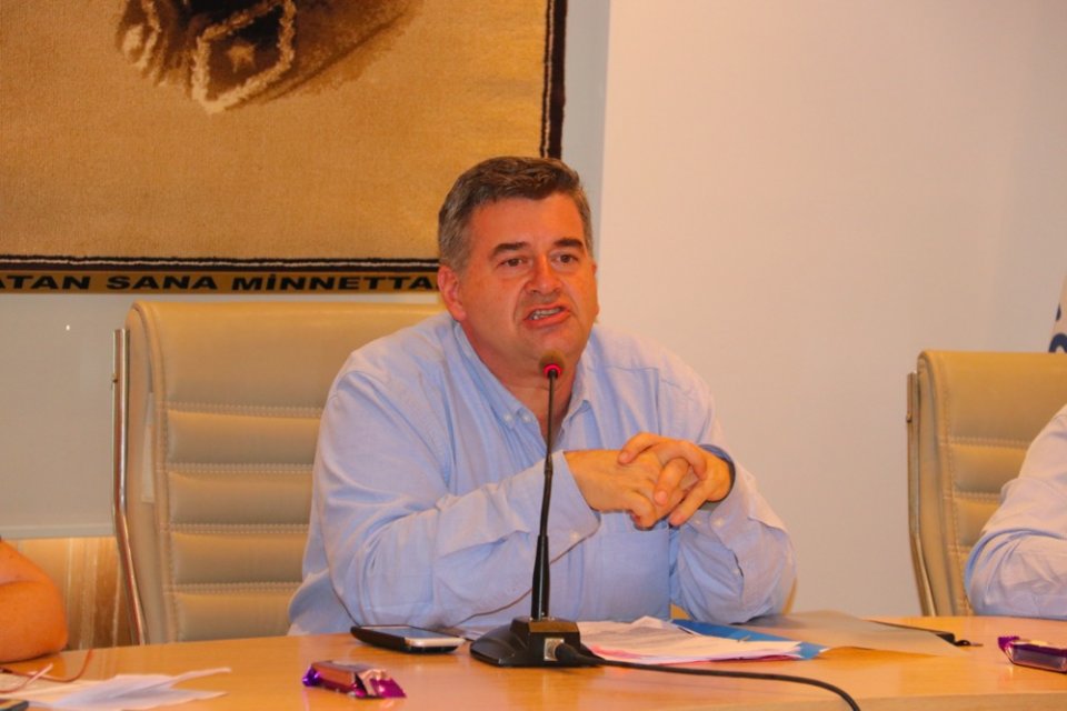 Erman Toroğlu’nun “Böyle çingenelik olur mu?” sözlerine tepki gösteren Çeşme
