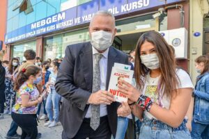 Menemen Belediye Başkanı Aydın Pehlivan, yarın gerçekleştirilecek Liselere Geçiş Sınavı’na