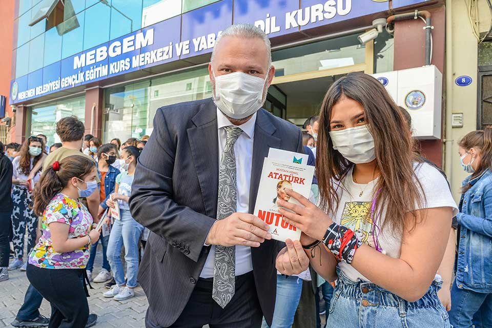 Menemen Belediye Başkanı Aydın Pehlivan, yarın gerçekleştirilecek Liselere Geçiş Sınavı’na