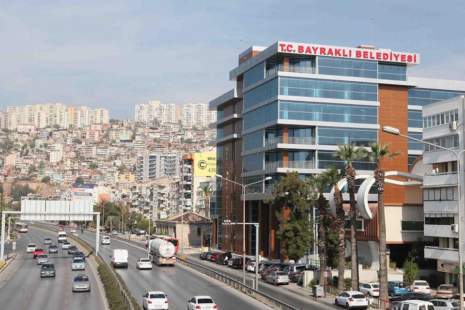 Bayraklı Belediyesi Covid 19 pandemisi ve geçtiğimiz haftalarda yaşanan deprem