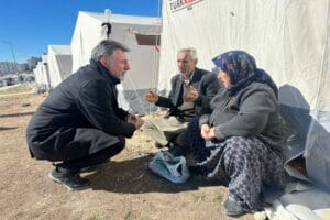 T&uuml;rkiye&rsquo;yi yasa boğan deprem felaketi sonrası, yıkıma uğrayan b&ouml;lgelerde ziyaretlerini