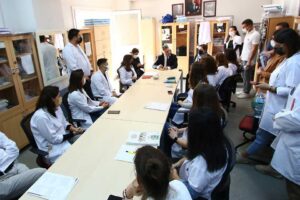 Bayraklı Belediye Başkanı Serdar Sandal, lise ve üniversite öğrencilerine ücretsiz