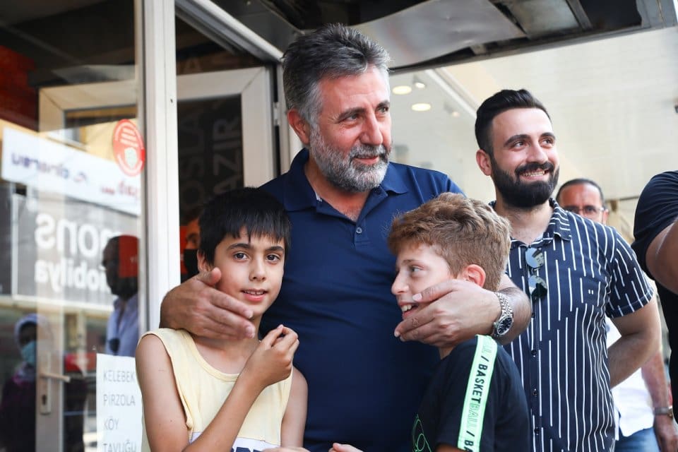 Bayraklı Belediye Başkanı Serdar Sandal, Emek ve G&uuml;m&uuml;şpala Mahallesi muhtarlarıyla