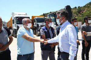 Bayraklı Belediye Başkanı Serdar Sandal, belediyenin t&uuml;m birimlerini tek tek