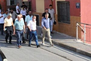Bayraklı Belediye Başkanı Serdar Sandal, Bayraklı'daki mahalle ziyaretlerine K&ouml;rfez ve
