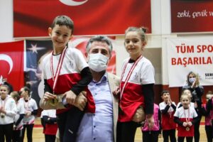 Bayraklı Belediyesi, Aerobik Jimnastik İzmir il yarışmasına ev sahipliği yaptı.