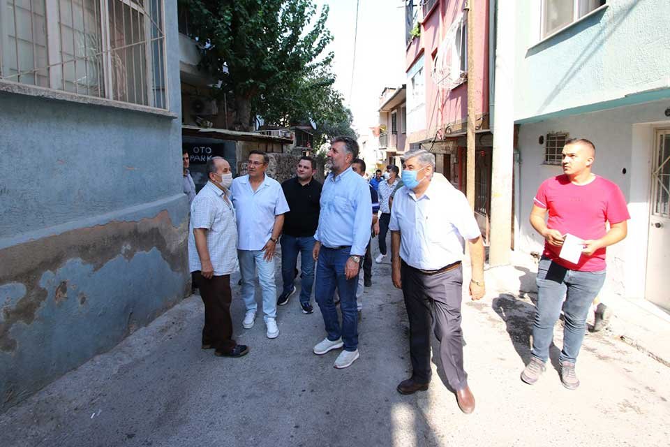 Bayraklı Belediye Başkanı Serdar Sandal, Bayraklı'daki mahalle ziyaretlerinin yeni ayağında