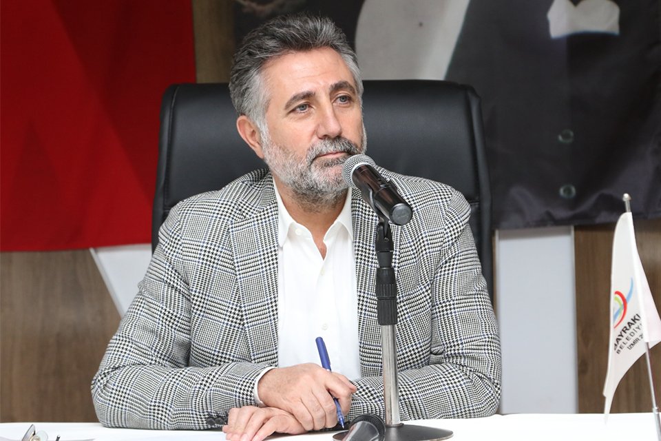 Bayraklı Belediyesi Meclisi, pandemi s&uuml;recinde sıkıntılı g&uuml;nler yaşayan esnafa destek