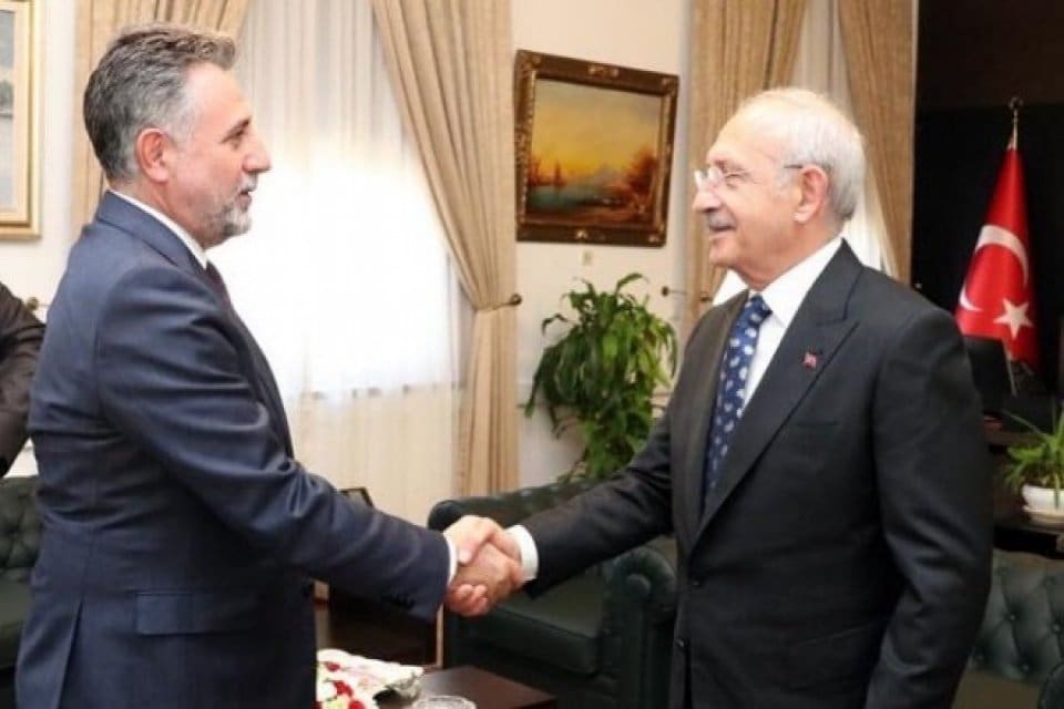 Bayraklı Belediye Başkanı Sandal CHP Genel Başkanı Kılı&ccedil;daroğlu&rsquo;nu makamında ziyaret